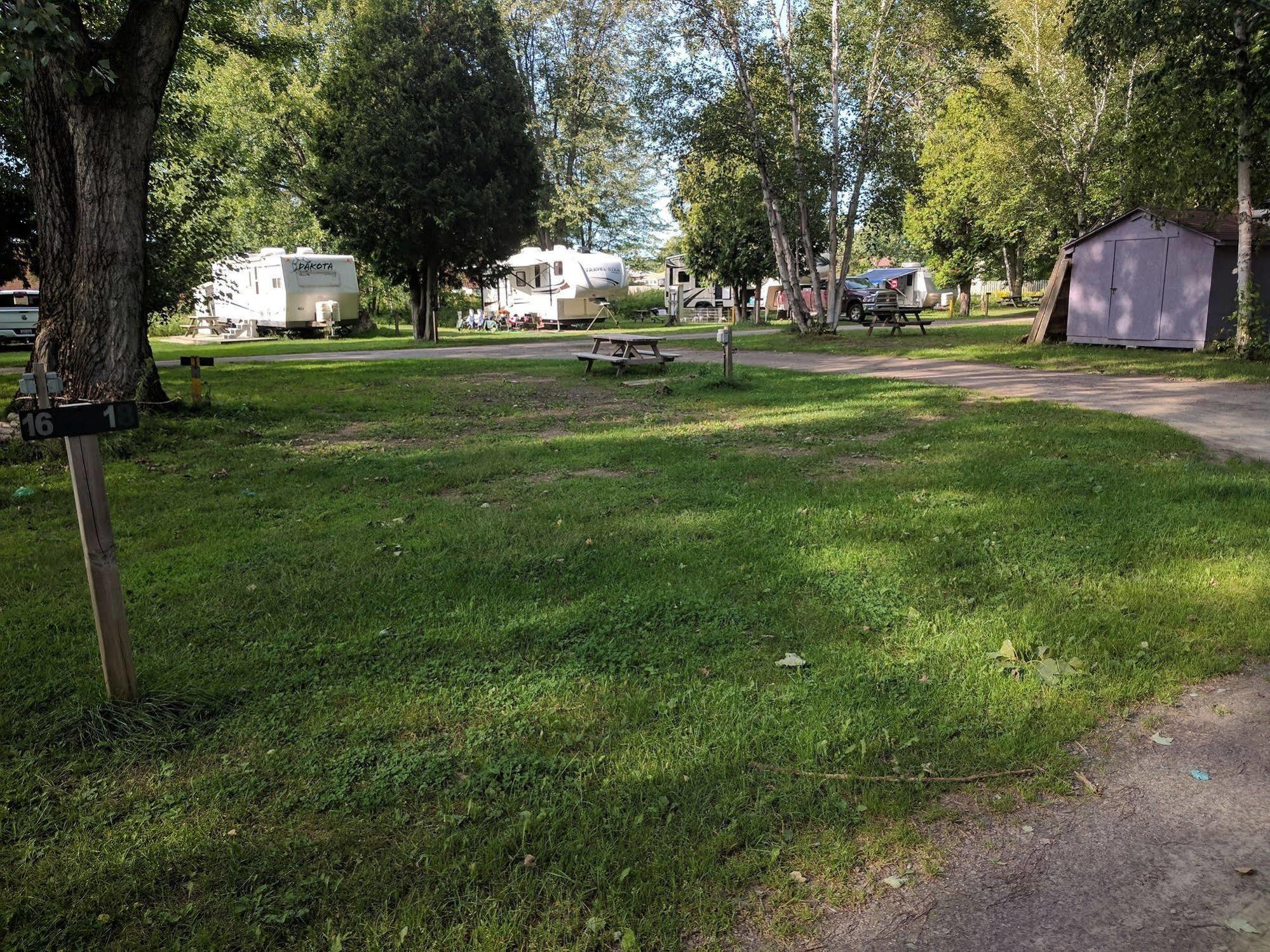 Franklin Motel, Tent & Trailer Park North Bay Buitenkant foto